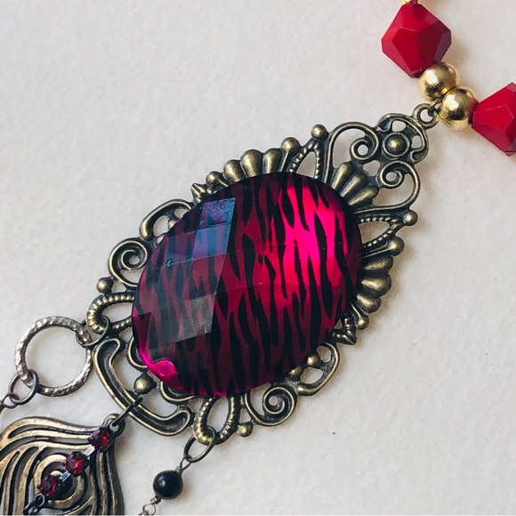 Handcrafted repurpose red filigree cameo gem Czech glass Pearl toggle necklace - Picture 8 of 9